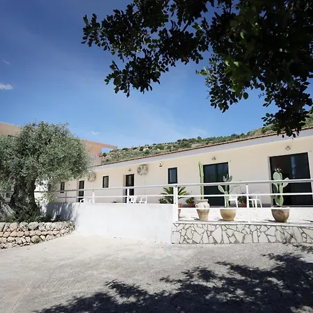 Pensión Fiumara Di Val Di
